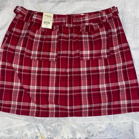 St John’s Bay Red & White Plaid Skort.  Stretch. 16W. NWT - Picture 4 of 7